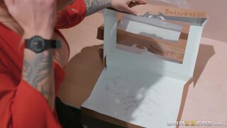 Big Tits at Work - The Ho In The Donut - 05/30/2019