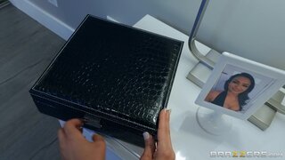 Hot And Mean - Pussy And Circumstance - 08/30/2019