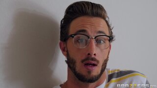 Brazzers Exxtra - Sharing The Bed - 11/24/2019