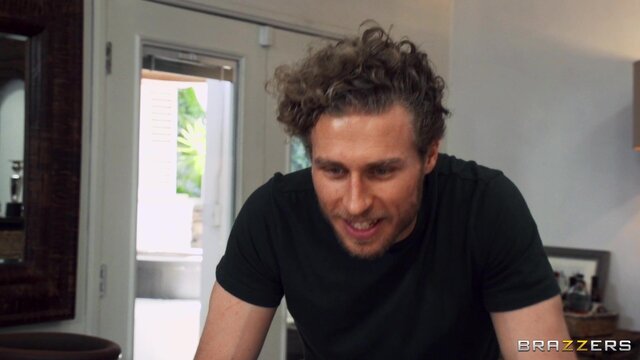Brazzers Exxtra - Best Of Brazzers: Sharing Stepsiblings - 06/09/2020