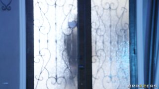 Brazzers Exxtra - Breaking In, Putting Out - 10/15/2020