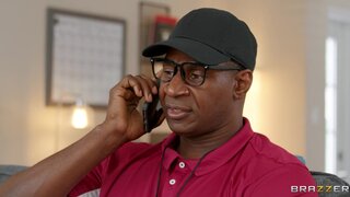 Brazzers Exxtra - Coach Peepers Lends A Big Hand - 01/27/2021