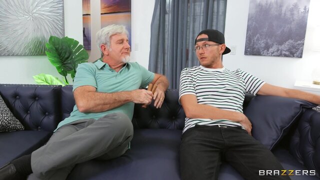 Brazzers Exxtra - Prank Battle: Squirt Vs Cum - 02/09/2021