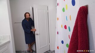 Brazzers Exxtra - Spunking Up Her Shower Time - 03/10/2021