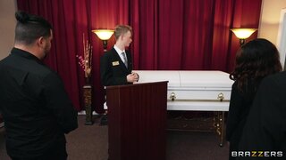 Brazzers Exxtra - Burying The Dick 10 Inch Deep - 03/23/2021