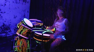 Brazzers Exxtra - Bang The Drummer - 04/26/2021
