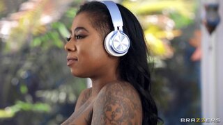 Brazzers Exxtra - Mover, Shaker, Boner Maker - 05/24/2021