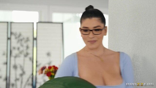 Brazzers Exxtra - Sneaky Sleepover Cheat - 07/19/2021