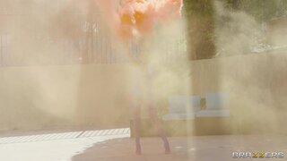Brazzers Exxtra - Smoldering Star - 08/30/2021