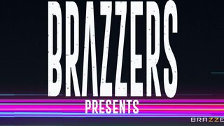 Brazzers Exxtra - Yola Has Sneaky Cleaning Sex - 11/05/2021