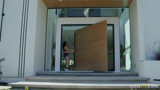 Brazzers Exxtra - Bouncy Jog and Snog - 12/02/2021