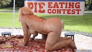 Hot And Mean - A Face Full Of Pie - 12/05/2021