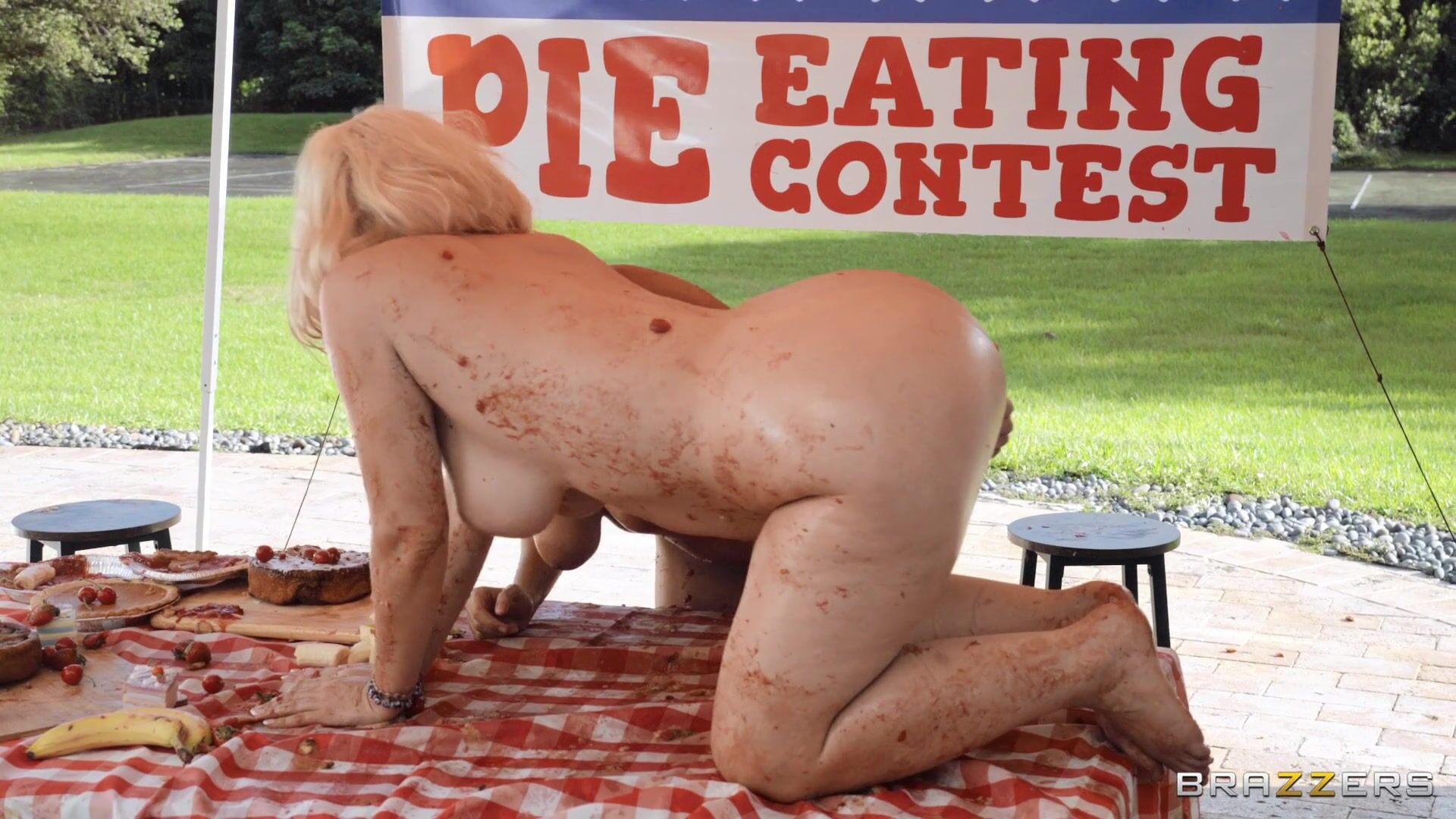 Hot And Mean - A Face Full Of Pie - 12/05/2021