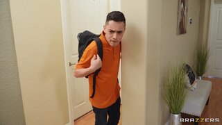 Brazzers Exxtra - Pleasure In A Vacuum - 12/06/2021