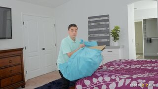 Brazzers Exxtra - Horny House Sitters: Part 2 - 12/09/2021