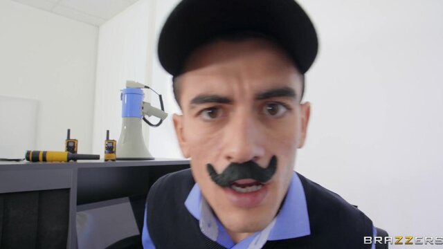 Brazzers Exxtra - Full Cavity Search Pt. 2 - 12/22/2021