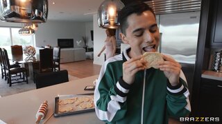 Brazzers Exxtra - Creaming The MILF's Cookies - 12/30/2021