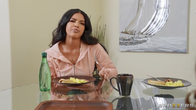 Brazzers Exxtra - Milf Troubles And Cum Bubbles - 02/16/2022