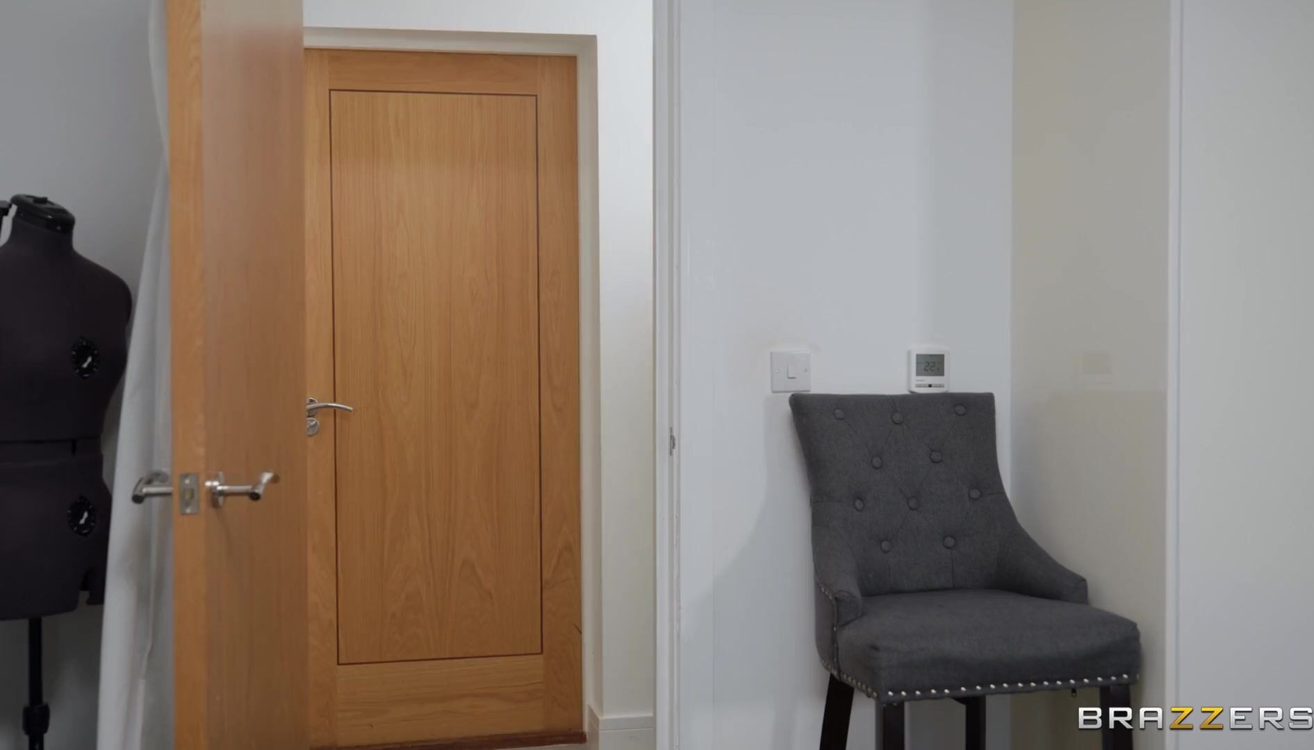 Brazzers Exxtra - Window Teaser And The Pussy Pleaser - 03/14/2022