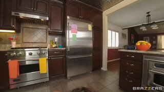 Brazzers Exxtra - VR: Alexis For Breakfast - 04/08/2022