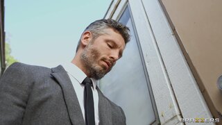 Brazzers Exxtra - Sucking Off The Salesman - 06/21/2022