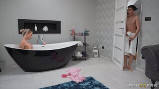 Brazzers Exxtra - Balls Deep In The MILF's Bubble Bath - 07/17/2022