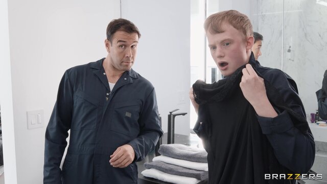 Brazzers Exxtra - The Plumber's Cumming - 08/26/2022