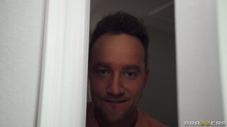 Pornstars Like it Big - Lending A Horny Hand - 09/16/2022