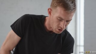 Brazzers Exxtra - Pussy Pounder - 01/13/2023