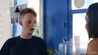 Baby Got Boobs - Big Titty Barista - 01/25/2023