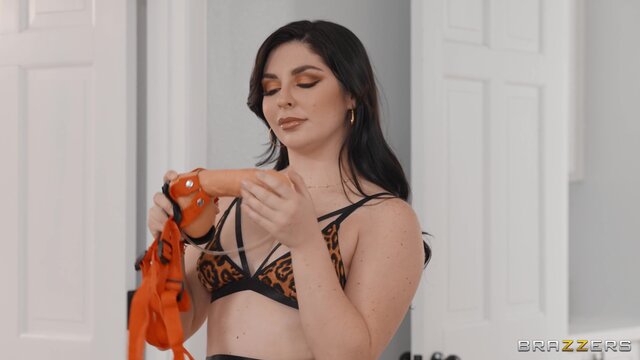 Brazzers Exxtra - Two Dommes Don't Make A Right - 04/05/2023