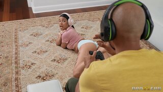 Brazzers Exxtra - Her Mom Is Even Hotter! - 05/17/2023