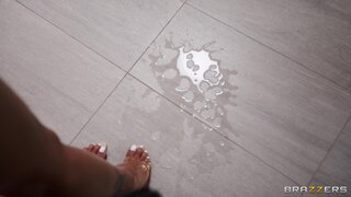 Brazzers Exxtra - Cum On Her Face - 09/06/2023