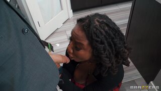 Brazzers Exxtra - Sneaky Fucking And House-Hunting - 11/27/2023