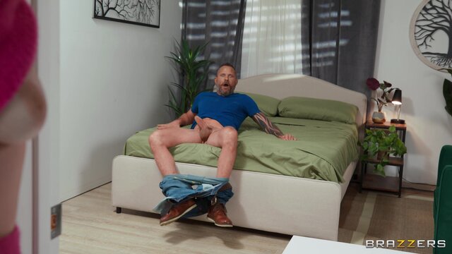 Brazzers Exxtra - Cheating Wife Breaks Door For Dick - 03/01/2024