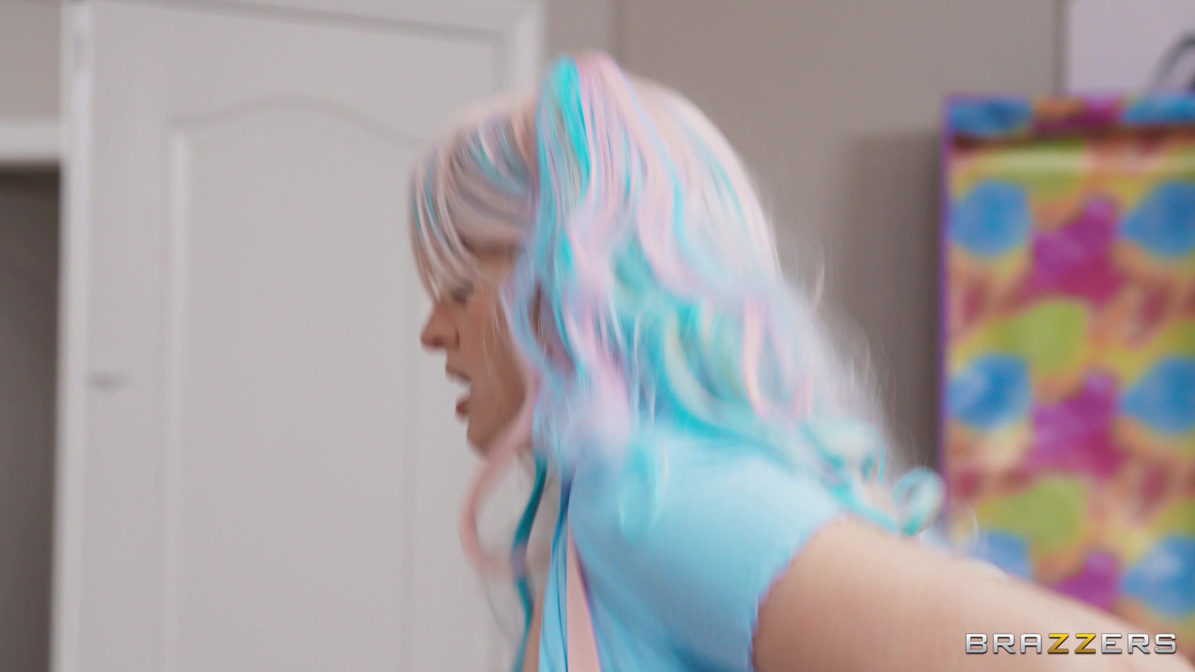 Brazzers Exxtra - Sneaky Roomie Cosplay Swaperoo - 01/13/2025