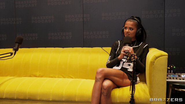 Brazzers Exxtra - The Brazzers Podcast: Episode 15 - 04/22/2025