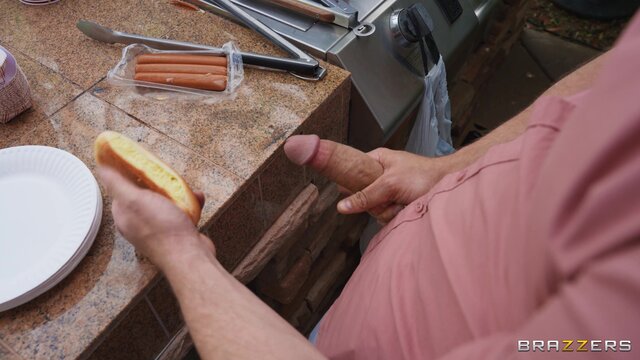 Brazzers Exxtra - Sneaky Booty Bouncing BBQ - 05/27/2025