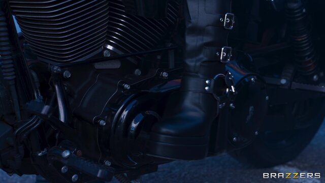 Brazzers Exxtra - ZZ Riders - 09/28/2025