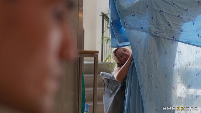 Brazzers Exxtra - Double Loading The Laundromat Milf - 10/12/2025