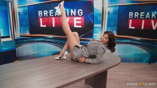 Brazzers Exxtra - Breaking News: She Wants To Fuck - 11/06/2025