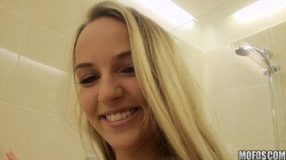 She's A Freak - I'm A Horny Girl - 11/29/2010