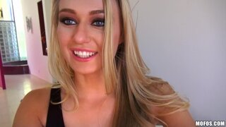 She's A Freak - Play with my Cam and Pussy - 11/01/2012