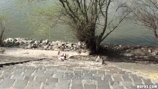 Public Pickups - Sunbathing Beauty Gets Fucked - 09/14/2014