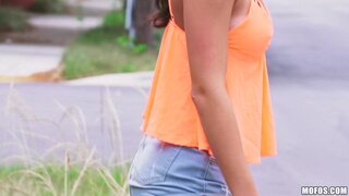 Stranded Teens - Hitchhiker Rides A Stranger - 08/13/2015