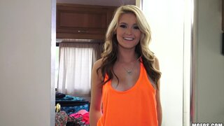 Project RV - Flexible Spinner Gives Blowjob - 12/09/2015