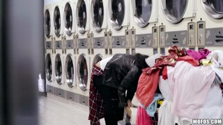 Pervs On Patrol - Latina Gets Facial In Laundromat - 01/13/2017