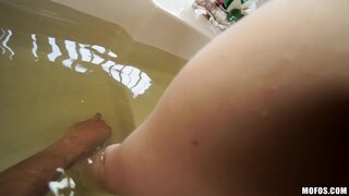 I Know That Girl - BBC Stretches Wife's Pussy - 03/10/2017
