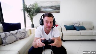 I Know That Girl - Gamer Girl Fucks and Plays - 10/05/2017