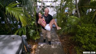 Don't Break Me - Getting Paid To Get Laid - 06/28/2018
